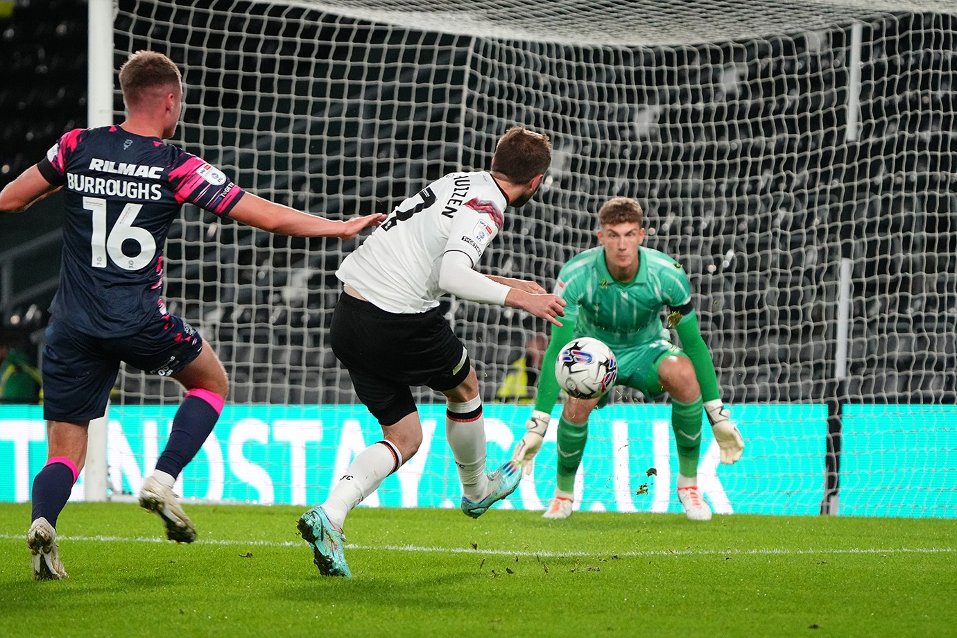 Cardiff City back on the winning trail as Derby County stumble in